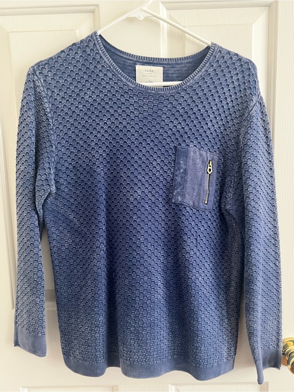 Zara Blue Textured Knit Crewneck Sweater small snag in stomach area
